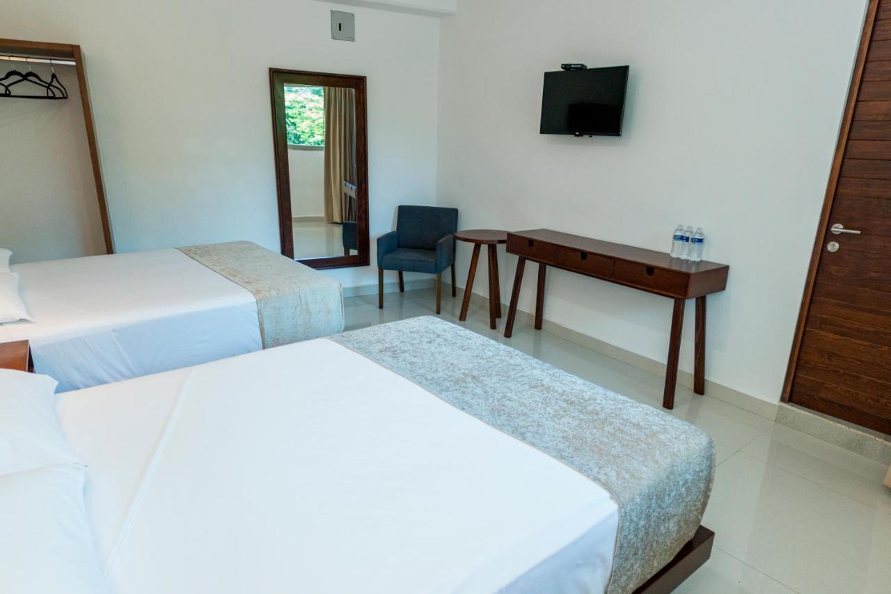 La Loma Suites Икстапа Екстериор снимка